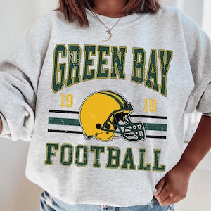 Green Bay Trendy Crewneck Vintage 80s Retro Style Football Fan Gift Sweatshirt for Game Day Womens Mens Tailgate Shirt