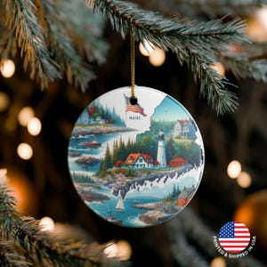 Adorno navideño de cerámica del estado de Maine: recuerdo costero de pino