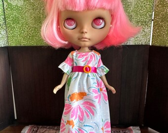 Blythe Long Vintage Style Dress - White with Orange and Pink