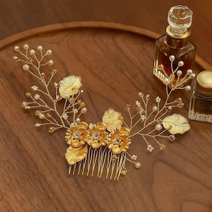 Gold Wedding Hair Comb: Floral Pearl Bridal Hairpiece