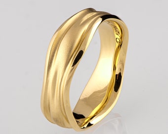 Molten Gold 7mm Wide Wedding Band