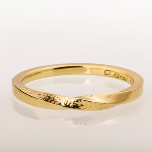 Mobius Ring, 14k Gold Ring , Wedding Ring , Hammered Mobius Ring, Wedding Band, Twisted wedding band, mobius band, thin band