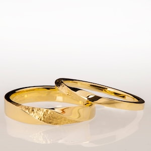 His and Hers Wedding Rings, His and Hers Mobius Wedding Band set, His and Hers Mobius Wedding Rings Set