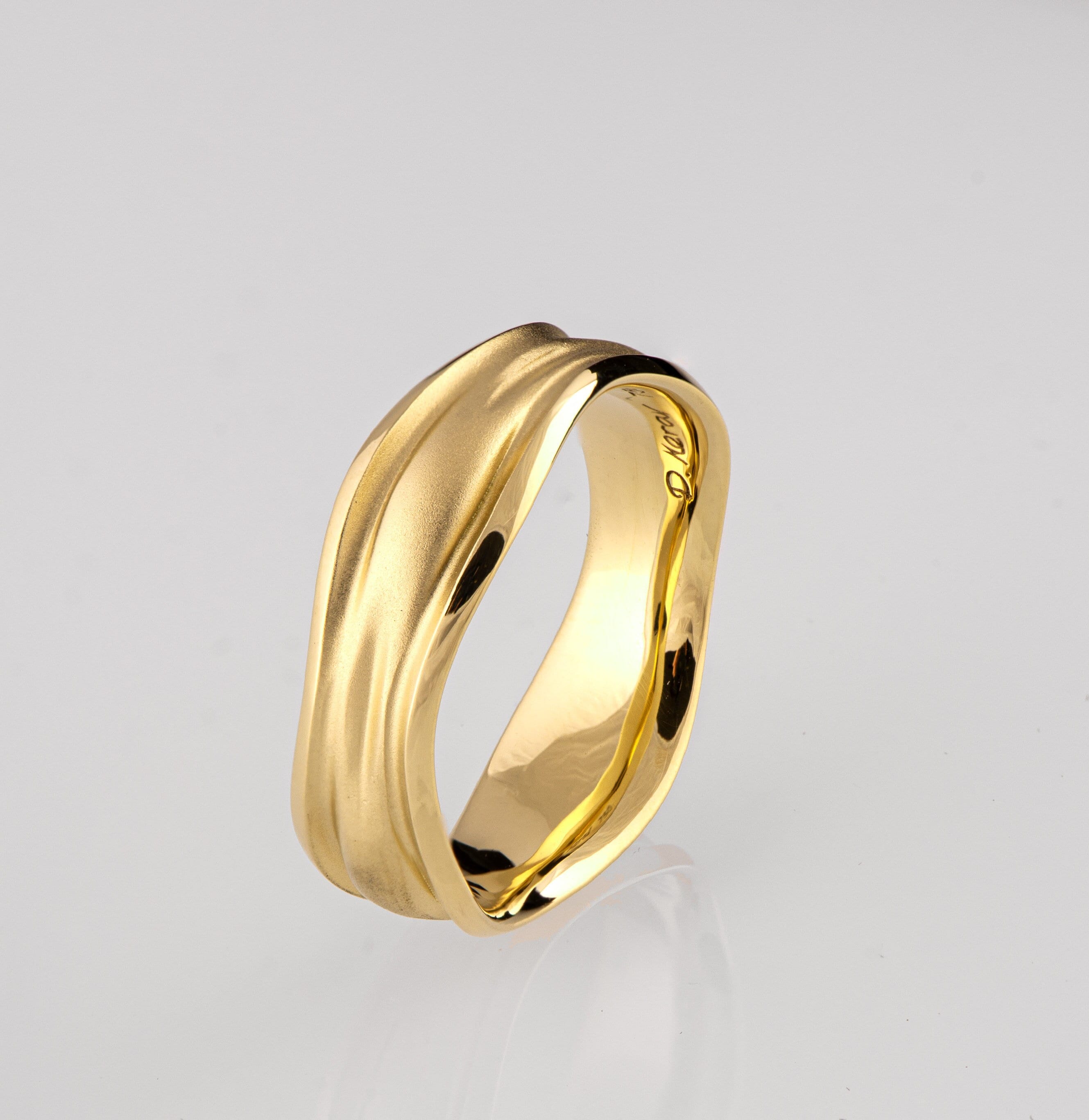 Molten Gold 7mm Wide Wedding Band