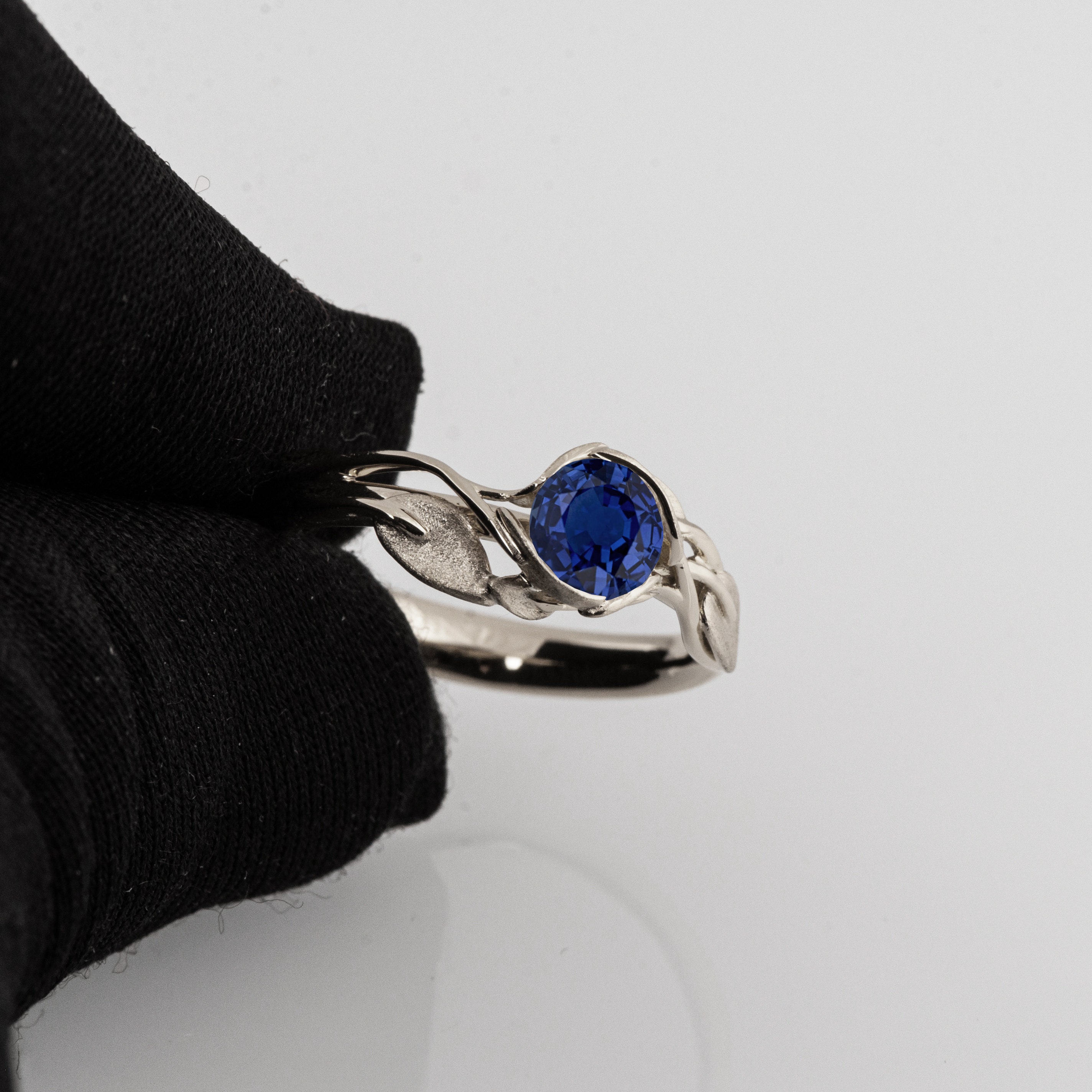 Leaves Engagement Ring 14K White Gold and Blue Sapphire - Etsy UK