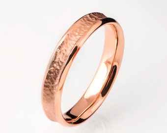 Alianza de boda martillada en oro rosa