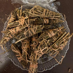 Ewe Tude dried (Enantia chlorantha)/Per bunch