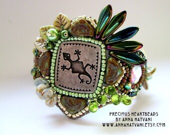 Stevey - Green Gekko Bead Embroidery Bracelet  Bead Embroidered  Olive fern silver