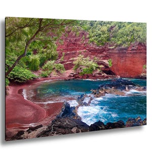 Chasing Crimson: Maui&#39;s Red Sand Beach