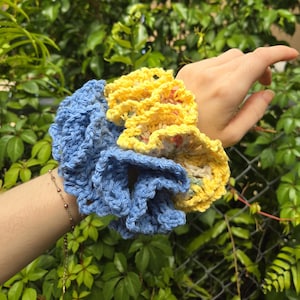 Yellow & BlueCotton Lace Scrunchie Set, Croquette Hair Accessory, Handmade Cottagecore Scrunchy Set, Boho Elastic Hair Ties, Ready to Ship