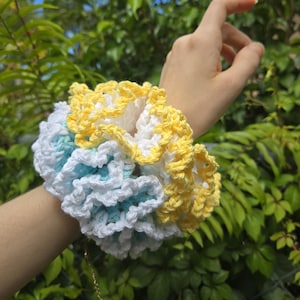 Blue and White Cotton Lace Scrunchie Set, Croquette Hair Accessory, Handmade Cottagecore Scrunchy Set, Boho Elastic Hair Ties, Ready to Ship