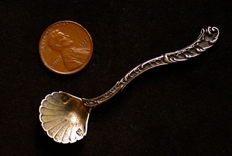 Rare sterling silver Richard Dimes ornate open salt spoon gilt bowl exceptional