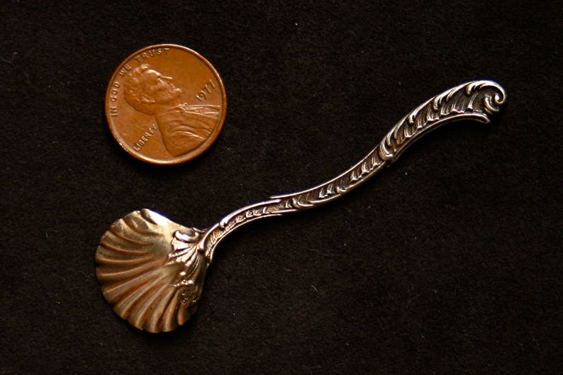 Rare sterling silver Richard Dimes ornate open salt spoon gilt bowl exceptional