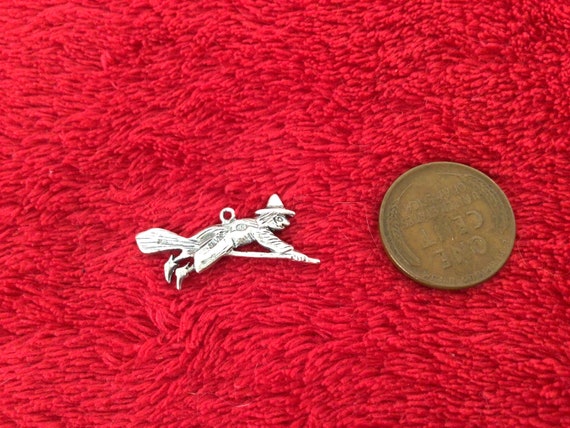 Old sterling silver Flying Witch on broom Hallowe… - image 2