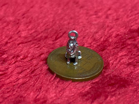 Solid sterling silver old retro micro sitting lio… - image 1