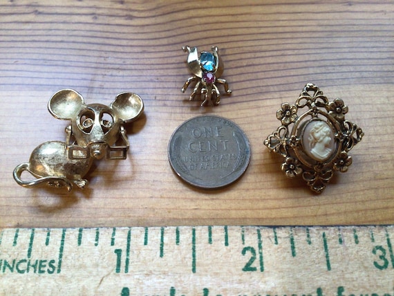 Lot 3 Gold metal Brooch Pin Antique Mid Century A… - image 2