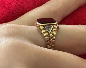 Vintage MagicGlo 10k Yellow Gold Black Onyx and Diamond Nugget Style Ring white gold accents