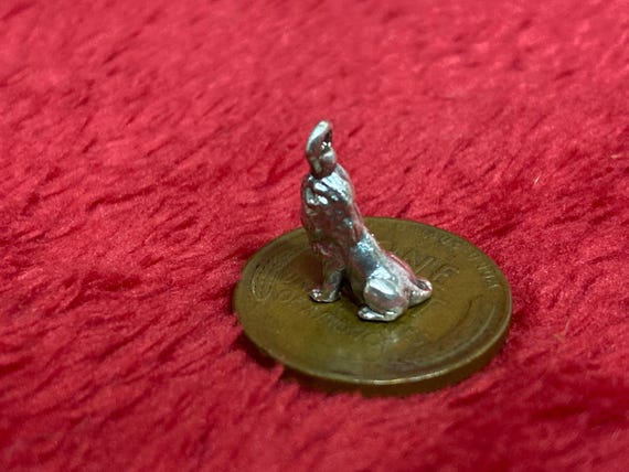 Solid sterling silver old retro micro sitting lio… - image 2