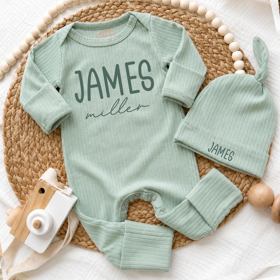 Custom Baby Name Homecoming Outfit Set, Baby Bodysuit with Matching Hat, Personalized Newborn Gift