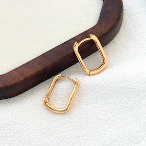 18K Gold Dainty Rectangular Huggie Hoop Earrings,Minimalist Geometric Modern Hoops,Everyday Small Earrings,Birthday Anniversary Gift For Her