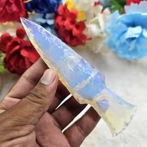 Handgefertigte Pfeilspitze aus Opalit | Schillernder Kristall Dolch, Spirituelles Dekor