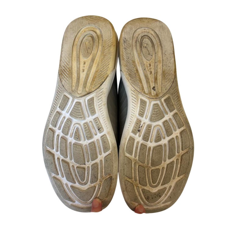 Nike Air Max Axis Gray Running Shoes Women's Sneakers US 9.5 image 4