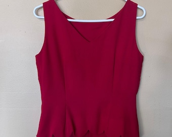 David Warren New York Red Scalloped Hem V Neck Sleeveless Blouse Size 8