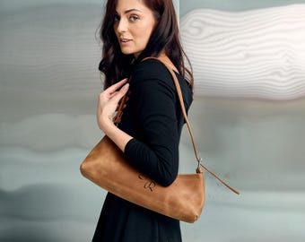 Leather baguette bag, Genuine leather baguette purse, Minimalist leather shoulder bag, Small leather baguette handbag, Vintage style bag