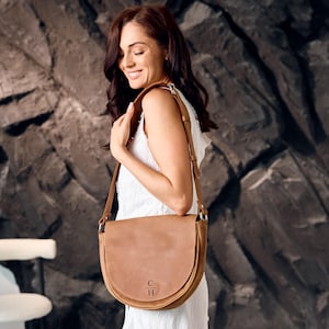Leather saddle bag, Womens saddle bag,Crossbody saddle bag,Genuine leather bag,Adjustable strap bag,Leather crossbody bag,Real leather purse