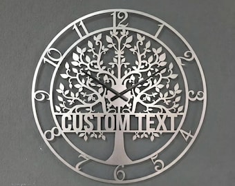 Personlig väggklocka i metall med namn, dekorativ träddesign, anpassad familjekonst
