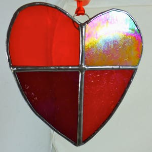 Rot Glasmalerei rot Valentine Liebe Herz Sonnenfänger / Licht Catcher - bereit zum Aufhängen Glas Ornament - Liebe Thema Glas Geschenk