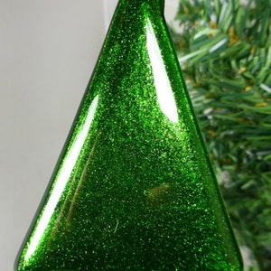 Fused Glass Christmas Tree in Sparkling Green Art Glass - Red base - Hand Made – Glass Gift