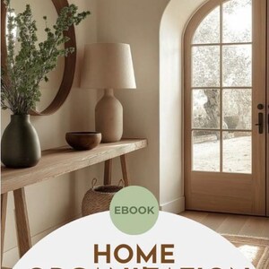 Puede incluir: Imagen de un recibidor bien iluminado con una consola de madera, un espejo redondo y una lámpara. Un jarrón con vegetación y un cuenco de madera están sobre la mesa. La imagen incluye el texto "HOME ORGANIZATION" y "EBOOK".