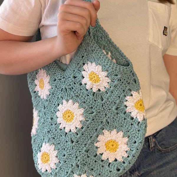 Crochet Daisy Tote