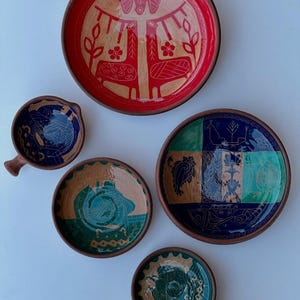 Persian Handmade Ceramic Bowl, Plate or Tray – Sgraffito Pottery, Hand Glazed Folk Art – From 20 EUR– Kitchen Decor – Red, Blue, Green