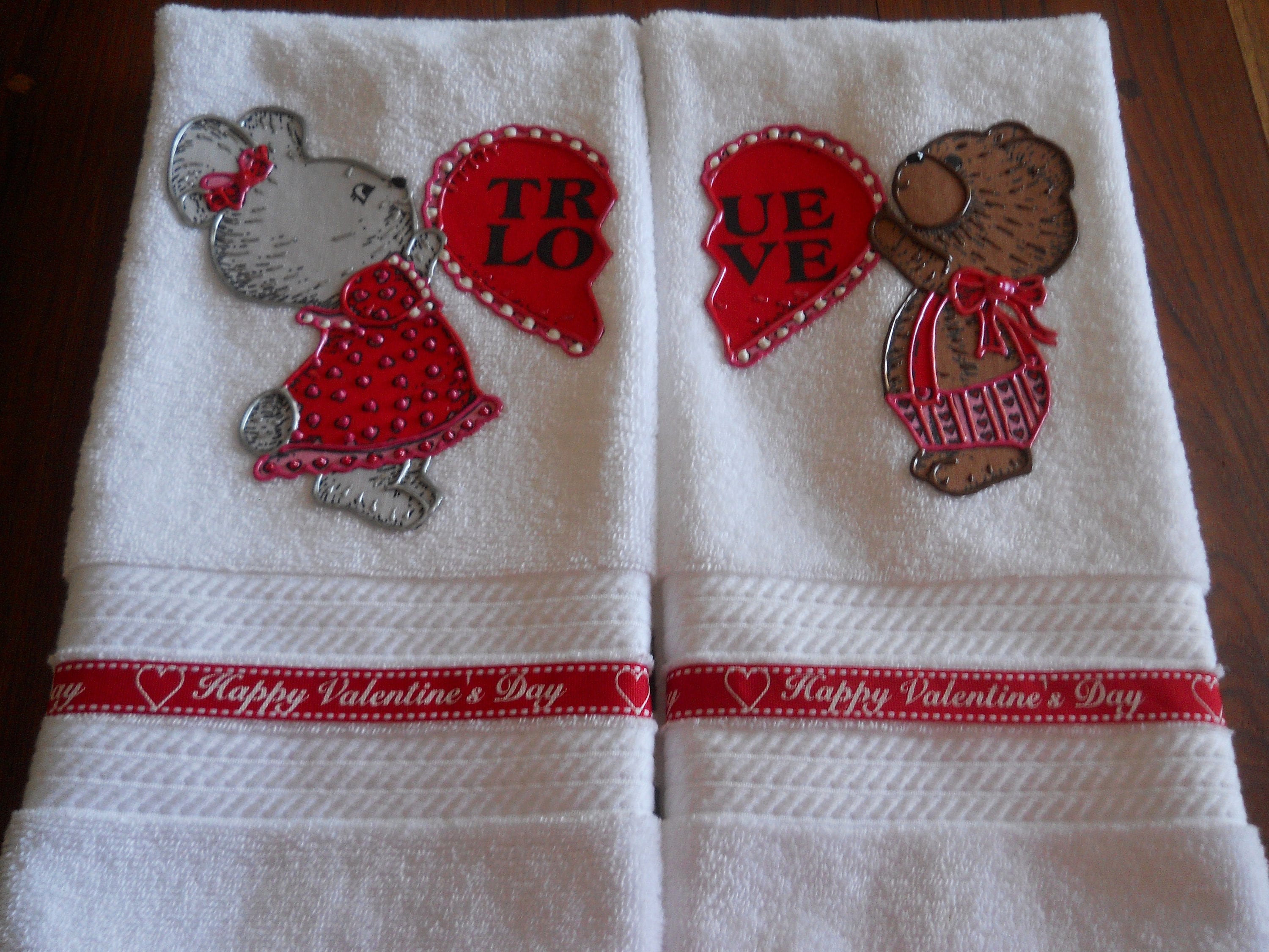 Set of 2 Appliqued Valentine's Day Hand Towels, True Love Valentine Bathroom Towels, Bunny ...