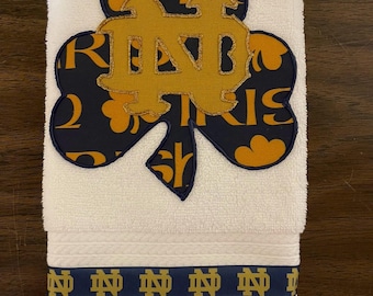 Notre Dame Handtuch: Appliziertes Irisches Badezimmer Dekor, Fan Geschenk