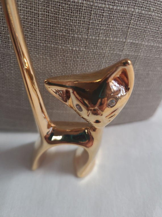 Brass colored cat ring holder - image 2