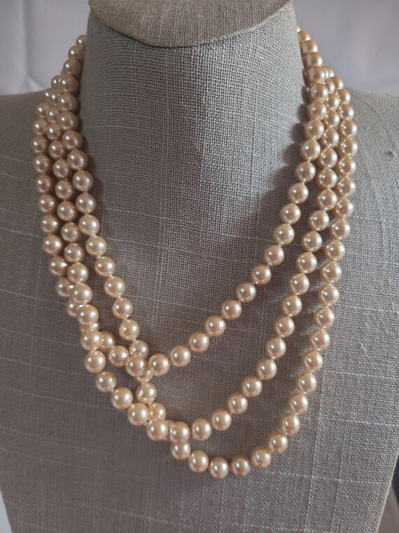 Vintage Kenneth Jay Lane faux pearl necklace - image 1