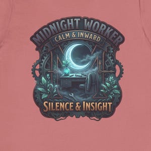 Midnight Worker T-Shirt, Calm Inward Grafik-T-Shirt, Moonlight Creative Streetwear