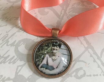 Bouquet Photo Charm, Round Pendant, Wedding Bouquet Memorial Charm, Personalized, Custom Made To Order, Circle Pendant