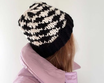 The Houndstooth Knit Hat - Black and White