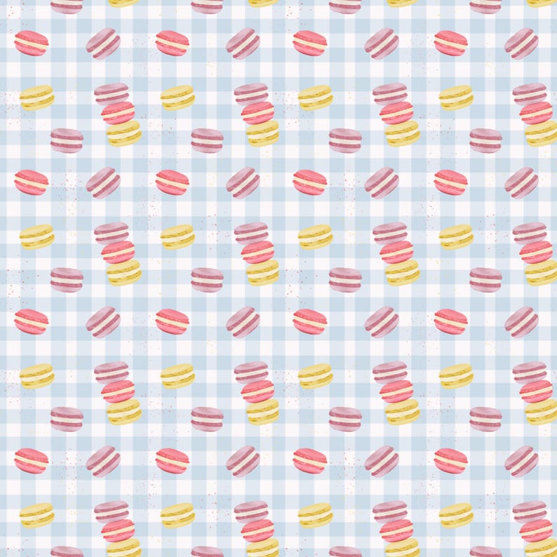Peut inclure: Motif r&eacute;p&eacute;t&eacute; de macarons color&eacute;s sur un fond &agrave; carreaux bleu clair et blanc. Les macarons sont dans des tons de rose, jaune et violet. L'image a une qualit&eacute; douce, semblable &agrave; une aquarelle.