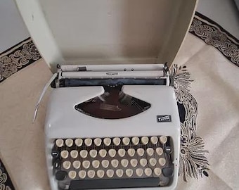 Triumph Adler Tippa 1 Arbeitsschreibmaschine 5,5 kg zusammen mit originalem Koffer