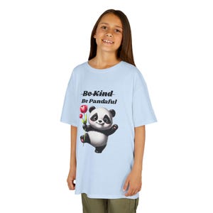 Maglietta per bambini con panda: maglietta grafica &quot;Sii gentile&quot; - regalo per gli amanti degli animali