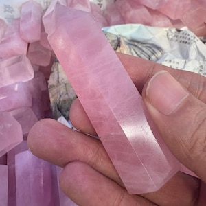 Natural Rose Quartz Tower Point Obelisk Rough Pink Crystal Obelisk Wand Meditation Crystal Mineral Specimens Raw Quartz Crystal Gifts