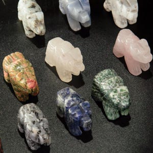 Estatueta de urso esculpida em cristal – Mini totem animal, decoração com pedras preciosas curativas