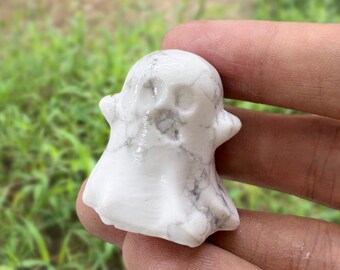4cm Natural Gemstone Ghost Carving – Mini Crystal Figurine, Halloween Décor & Healing Stone
