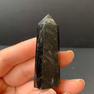 Natural Fireworks Stone Tower, 37g Miniature Gemstone Obelisk, 5.5cm Decorative Crystal Point, Unique Radial Pattern Energy Generator