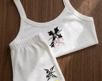 Conjunto de top y shorts góticos bordados a medida, estrella y cruz estilo Cyber Y2K, top corto minimalista de tirantes finos, regalo para ella.